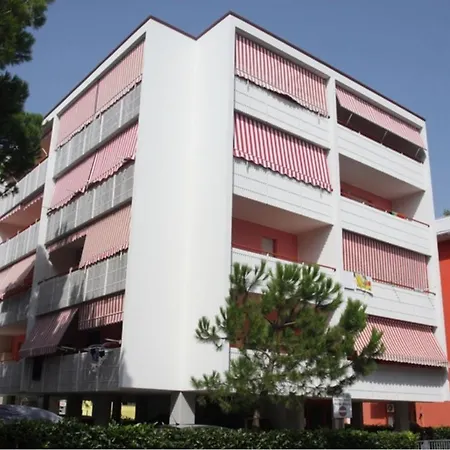 Apartment Modern Flat For 6 Guests With Swimming Pool Bibione