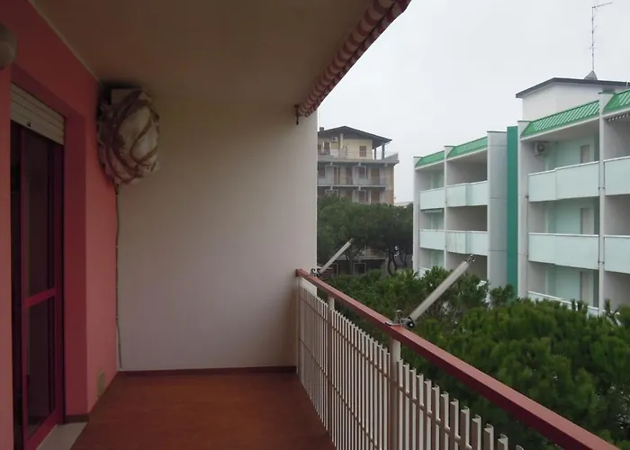 شقة Modern Flat For 6 Guests With Swimming Pool