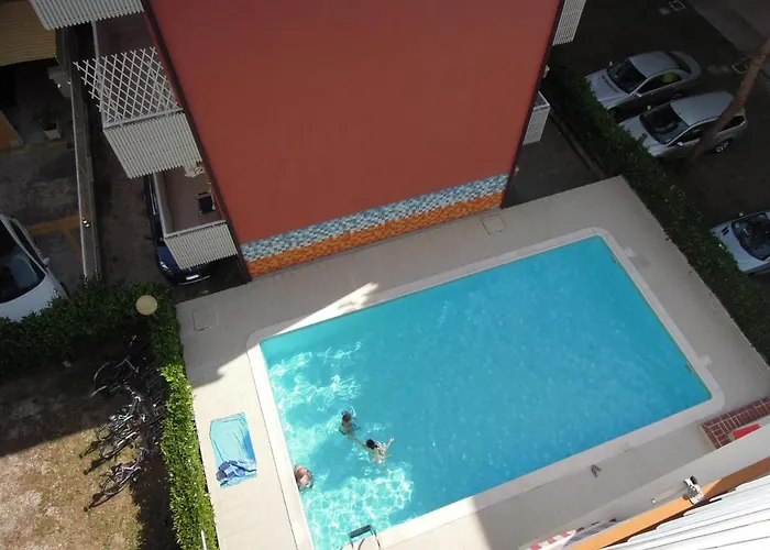 Modern Flat For 6 Guests With Swimming Pool